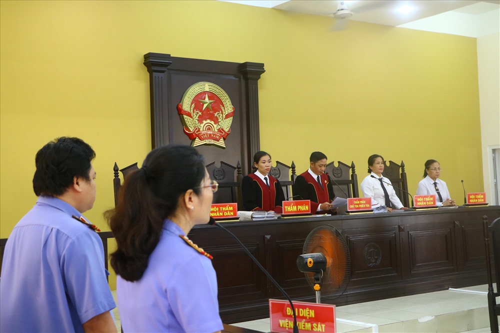 Hội đồng xét xử vụ án. Ảnh: Đình Trọng.