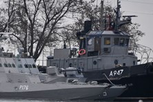 Nga bắt đầu trả tàu hải quân Ukraina bị bắt giữ ở eo biển Kerch