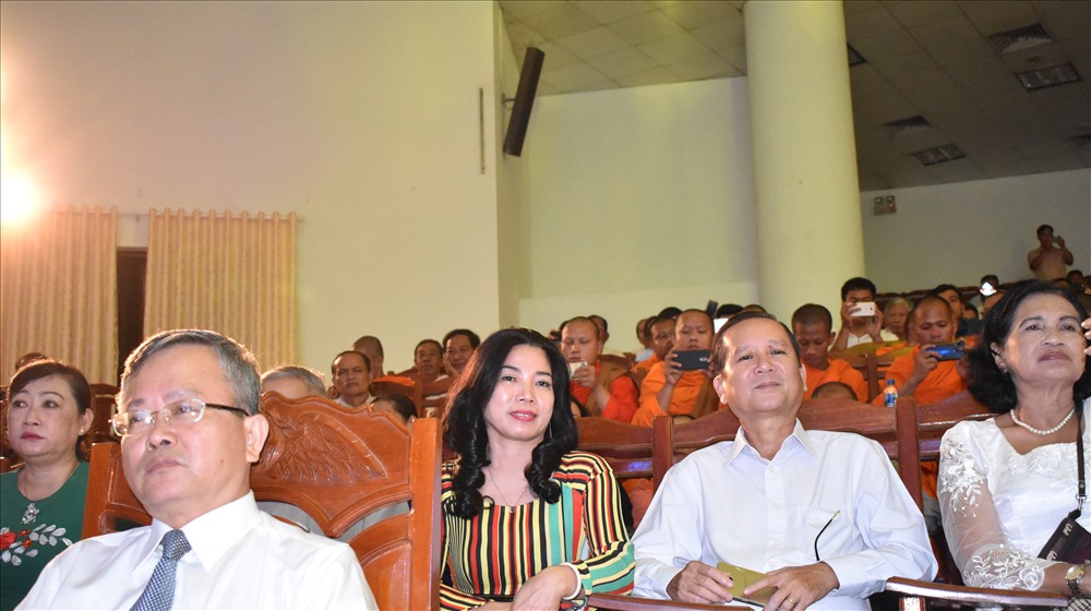 Đại diện lãnh đạo Sở, ngành đến tham dự tại buổi lễ khai mạc. Ảnh: Thành Nhân.