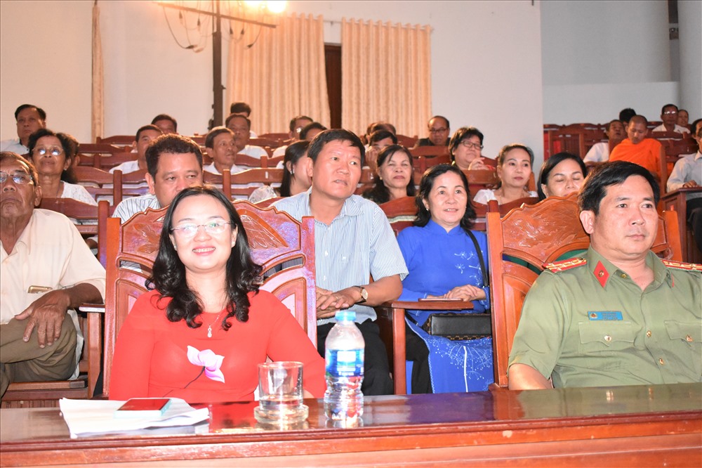 Đại diện lãnh đạo Sở, ngành đến tham dự tại buổi lễ khai mạc. Ảnh: Thành Nhân.