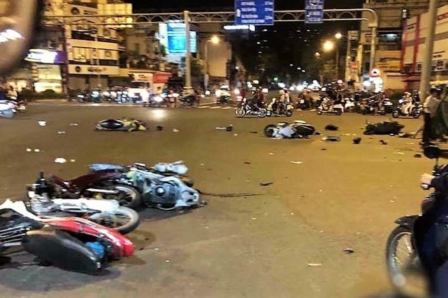 Một vụ tai nạn kinh hoàng có nguyên nhân từ việc người phụ nữ lái xe trong tình trạng say xỉn và đi giày cao gót. Ảnh LĐ.