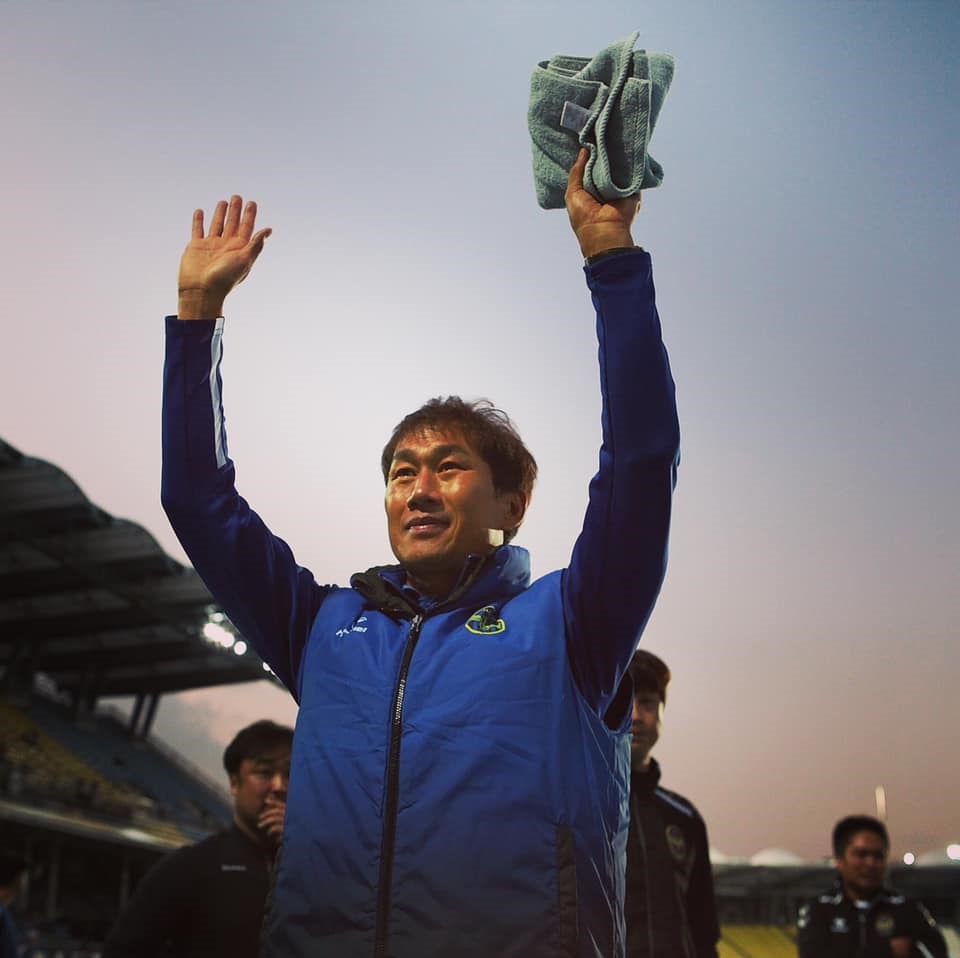 Ông Yoo Sang-chul là học trò cũ của HLV Park Hang-seo, và cũng từng là thầy của Công Phượng ở CLB Incheon United. Ảnh: Incheon FC
