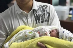 Ca bệnh chuyển gốc động mạch thứ 500 là bệnh nhi người Lào