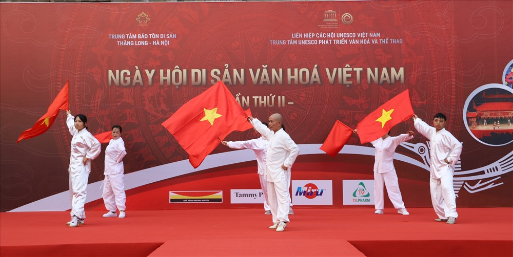 Du khách sẽ có cơ hội thưởng lãm những loại hình nghệ thuật đặc sắc như Hát Then, Hát Chèo, ... tại chương trình. Ảnh: Nguyễn Hồng.