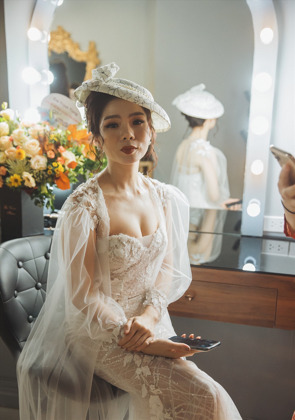 Lệ Quyên dù bận rộn chuẩn bị cho liveshow nhưng vẫn thu xếp thời gian đến ủng hộ bạn thân.