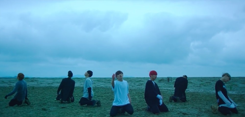 Vũ đạo đẹp mắt trong MV Save me - BTS