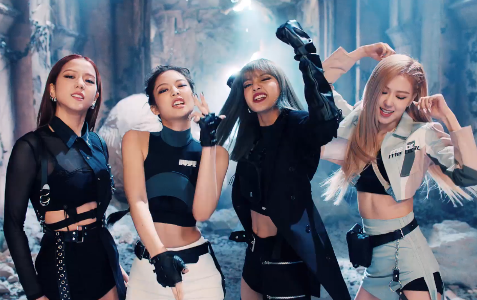BlackPink, Twice bị đàn em “qua mặt” trong bảng xếp hạng tháng 11.