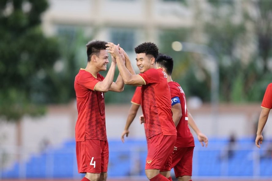 Đức Chinh lập poker, hay Thành Chung có bàn đầu tiên ở SEA Games 2019?