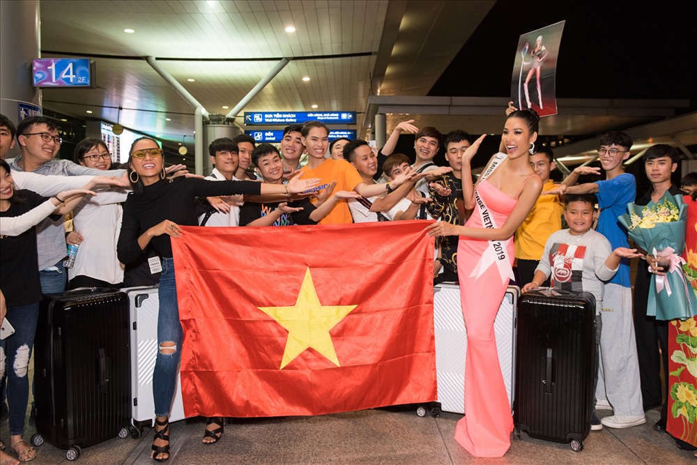 Mỗi hoạt động của mình Hoàng Thùy cũng đều lên kế hoạch và chuẩn bị kỹ càng. Ngay cả trong những buổi tập thường ngày cô vẫn sẽ mặc những bộ trang phục đặc biệt. Ảnh: Quang Đức.