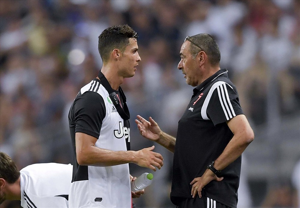 Ronaldo nên bình tĩnh lại. Ảnh: Getty.