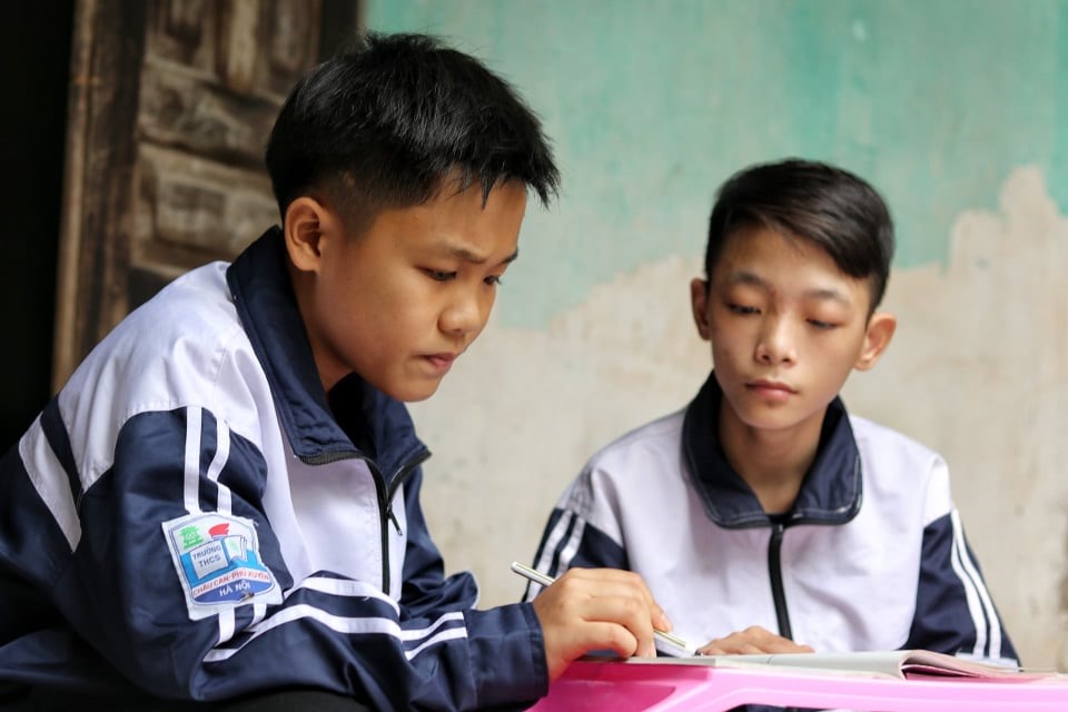 Tình bạn đẹp của em Vũ Đức Quang và em Vũ Hoàng Nguyên.
