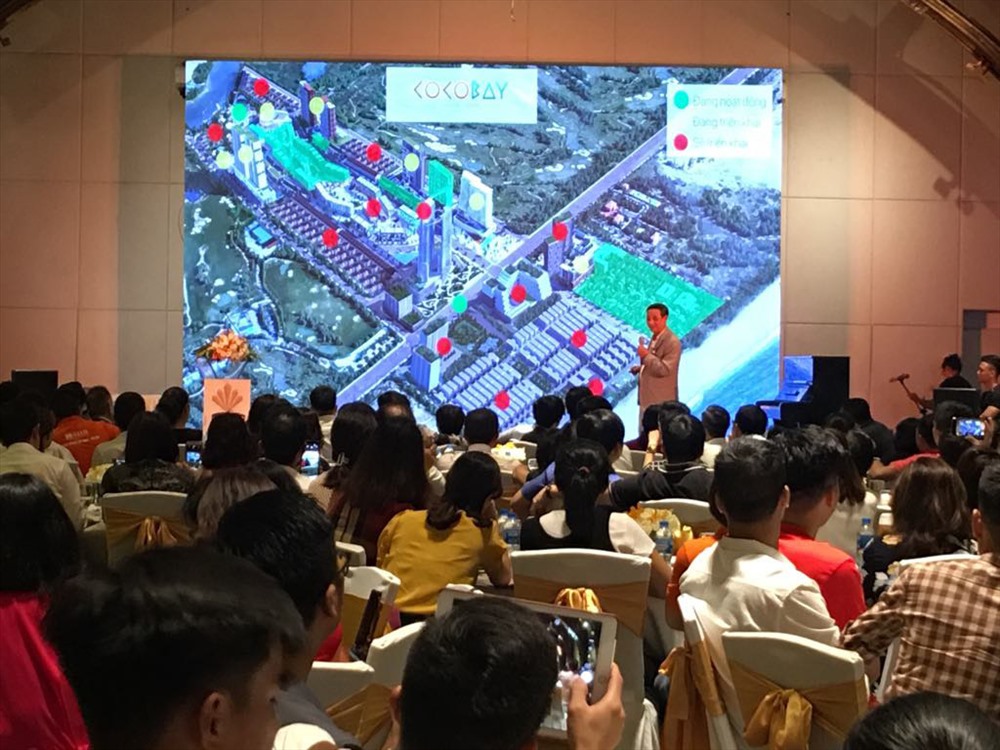 Ông Nguyễn Đức Thành, Chủ tịch Tập đoàn Empire trong một lần giới thiệu về Coco bay Đà Nẵng. Ảnh: THANH HẢI