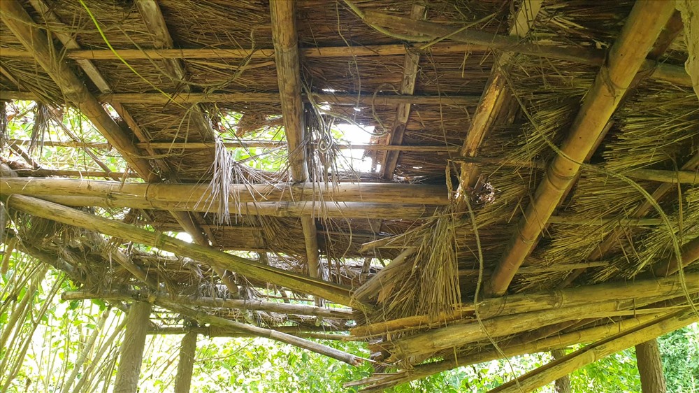 Ngoài khu vực nhà khánh tiết, các hạng mục khác cũng xuống cấp không còn có thể phục vụ đón tiếp du khách đến tham quan; nhất là nhà tưởng niệm đồng chí Bùi Chính Liêm, các lán trại tồi tàn, nhếch nhác.
