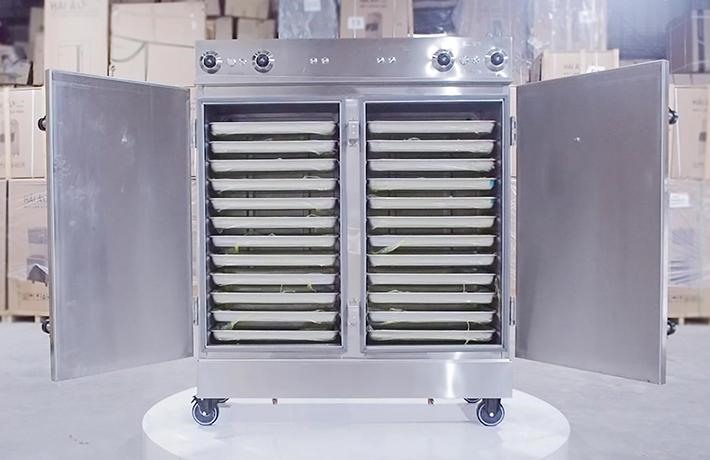 Khay chứa cơm được làm từ chất liệu inox 304 của tủ nấu cơm công nghiệp Hải Âu.