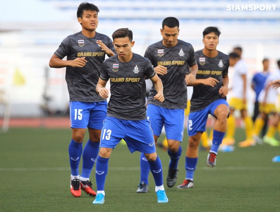 U22 Thái Lan ép sân ngay từ những phút thi đấu đầu tiên. Ảnh: Siam Sport