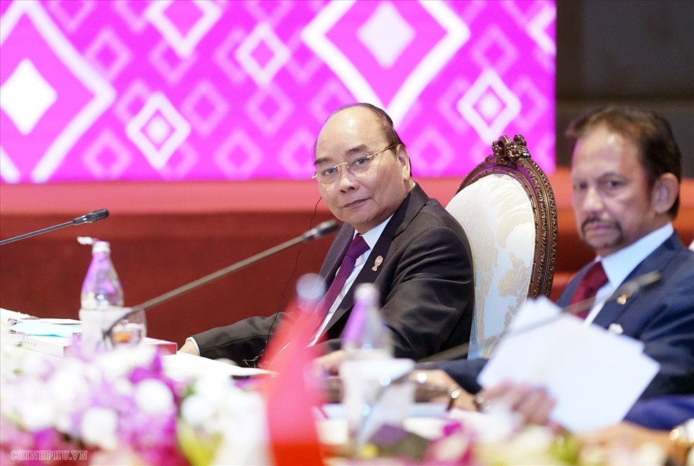 Thủ tướng Nguyễn Xuân Phúc dự Hội nghị Cấp cao ASEAN - Ấn Độ lần thứ 16. Ảnh: VGP.
