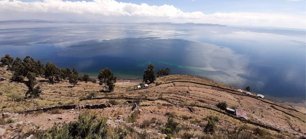 Cách thành phố Puno của Puno 2 giờ đi tàu trên hồ Titicaca, đảo nằm giáp với biên giới Bolivia. Ảnh: Đ.D.H