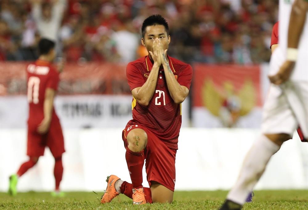 Tuấn Tài bỏ lỡ nhiều cơ hội ghi bàn, khiến U22 Việt Nam không thể thắng U22 Indinesia tại SEA Games 2017. Ảnh: Đ.Đ