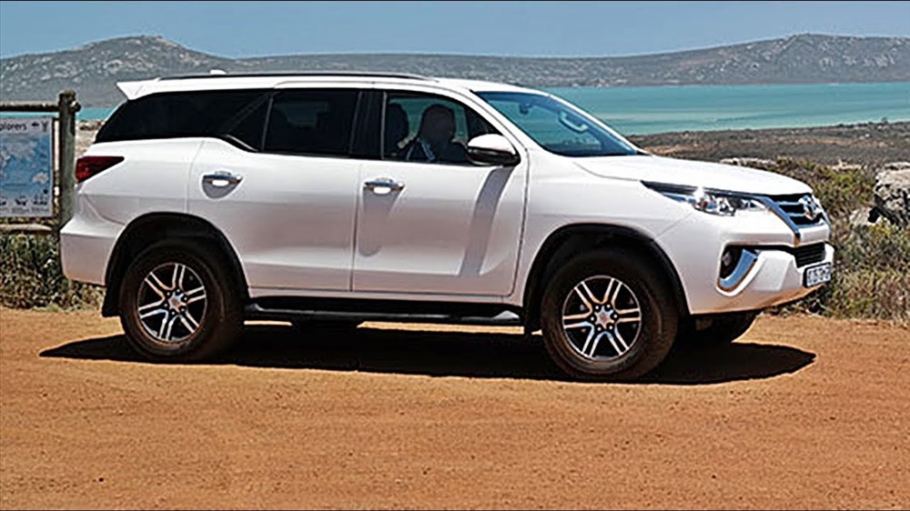 Toyota fortuner. nh ST.