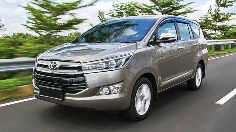 Toyota innova. nh ST.