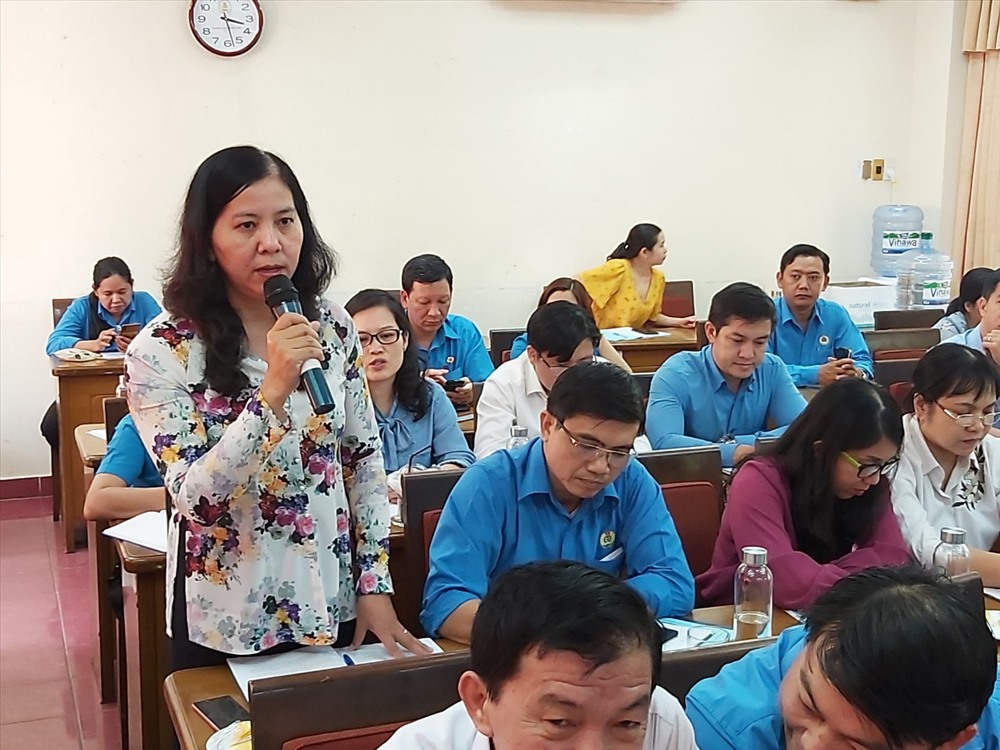 Đại diện LĐLĐ huyện Bình Chánh phát biểu tại hội nghị. Ảnh Nam Dương