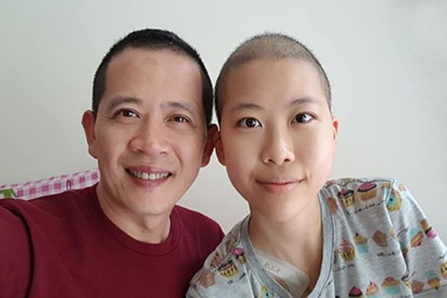 Đạo diễn Đỗ Đức Thành và con gái luôn lạc quan đến giây phút cuối cùng. Ảnh: FBNV.