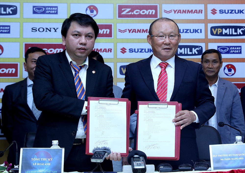 Ông Park sẽ kí hợp đồng mới với VFF trong ít ngày tới đây. Ảnh: VFF