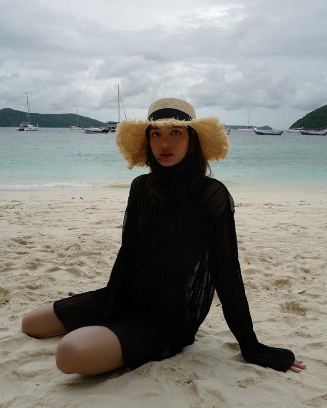 Hình ảnh mới nhất của Lisa khi đi du lịch cùng gia đình.