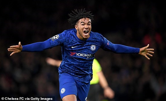 Tài năng trẻ Reece James có bàn gỡ hòa ở phút 74. Ảnh: REX.