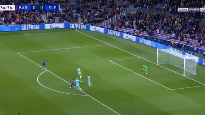Tình huống khó hiểu của Messi.