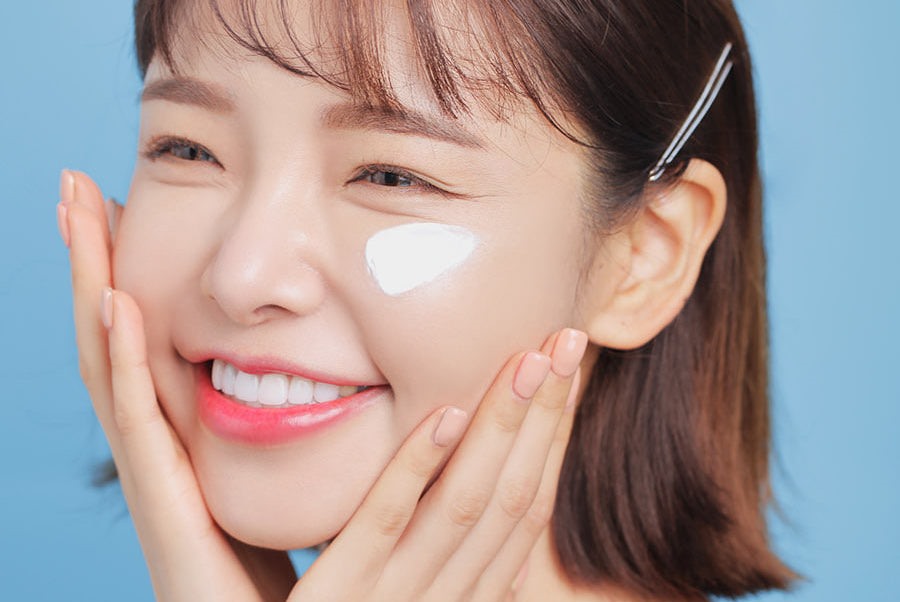 Khi da được bảo vệ kỹ càng sẽ sản sinh ra các nhân tố giữ ẩm tự nhiên và giúp làn da của bạn luôn sáng khỏe, hồng hào.