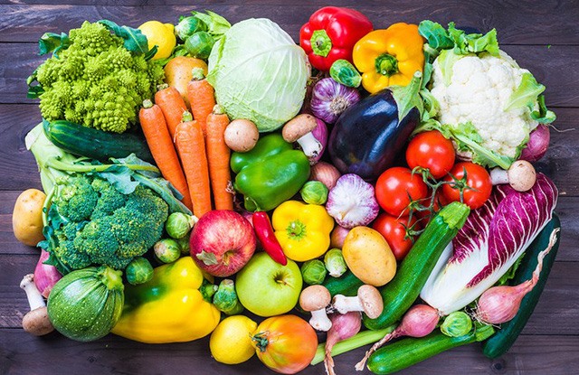 Một số loại vitamin như vitamin A, vitamin B hay vitamin C đều giúp làn da của bạn khỏe mạnh