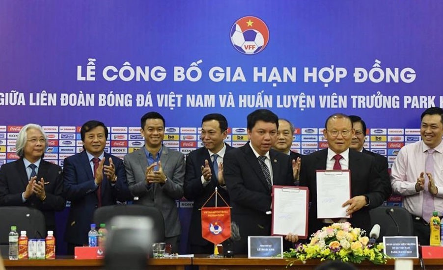 Huấn luyện viên Park Hang-seo sẽ gắn bó thêm 3 năm với bóng đá Việt Nam. Ảnh: Huyền Phạm