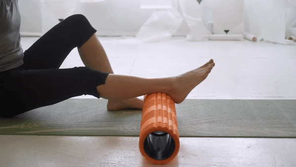 Lăn foam roller bắp chân sau