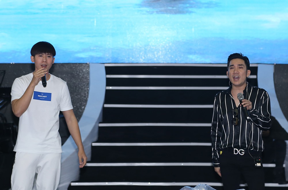 Quán quân giọng hát Việt 2019 - Hoàng Đức cũng góp mặt trong liveshow “Đứng lên“. Ảnh: Chí Đại.