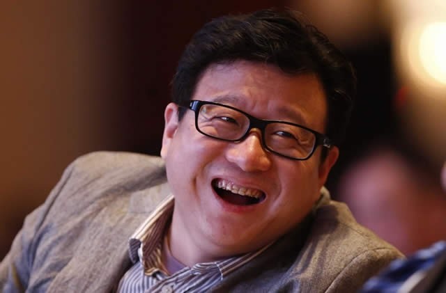 Đứng ở vị trí thứ 8, ông William Dinh, Giám đốc điều hành của Công ty trò chơi trực tuyến và di động NetEase đang có trong tay 17,2 tỉ USD.