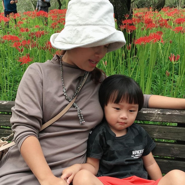 Quỳnh sinh bé Sa bằng phương pháp thụ tinh nhân tạo. Ảnh FB nhân vật.