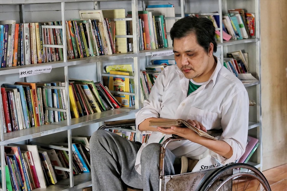 Căn nhà nhỏ của thầy Trường là nơi học tập lí tưởng của trẻ em nghèo ở thôn Nhân Lý.