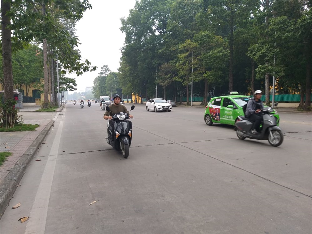 Buổi sáng cuối tuần của “shipper” Alfred Meza