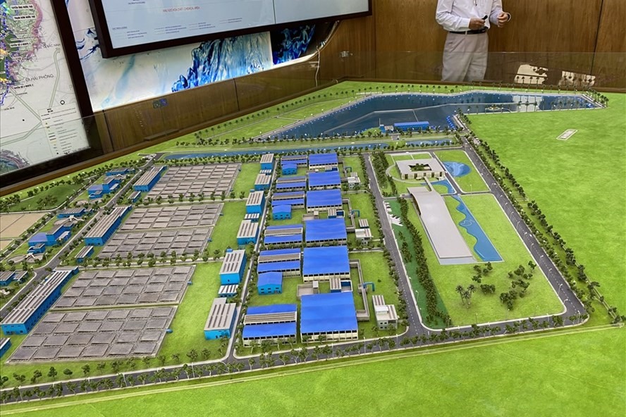 Mô hình Nhà máy Nước sạch Sông Đuống. Ảnh: PV