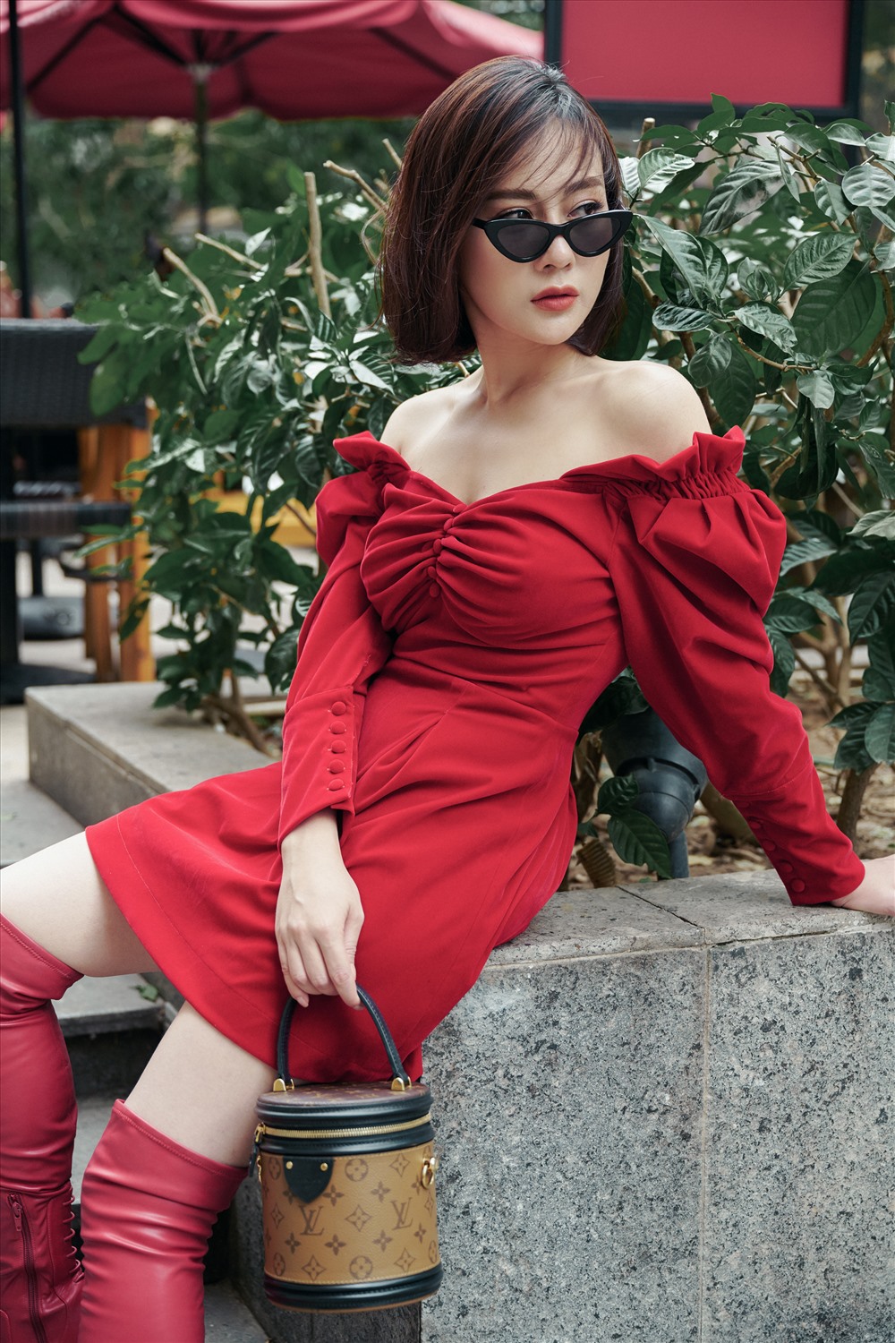 Người đẹp theo đuổi phong cách gợi cảm.