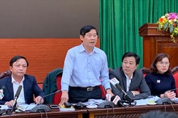 Lãnh đạo Hà Nội sốc trước thông tin BV Xanh Pôn cắt que thử HIV, viêm gan B