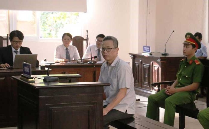 Thẩm vấn bị cáo Khanh. Ảnh: ĐT