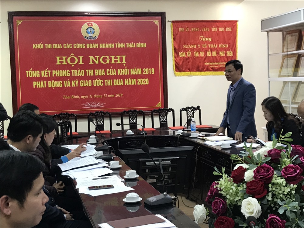 Đồng chí Nguyễn Thái Dương – Phó chủ tịch LĐLĐ tỉnh phát biểu tại hội nghị.