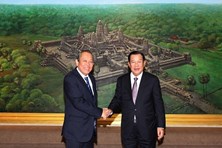 Phó Thủ tướng Trương Hòa Bình gặp lãnh đạo cấp cao Campuchia