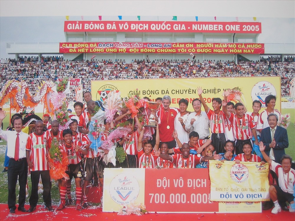 Thời hoàng kim của SVĐ Long An gắn với thành công của CLB Đồng Tâm Long An. Ảnh: K.Q