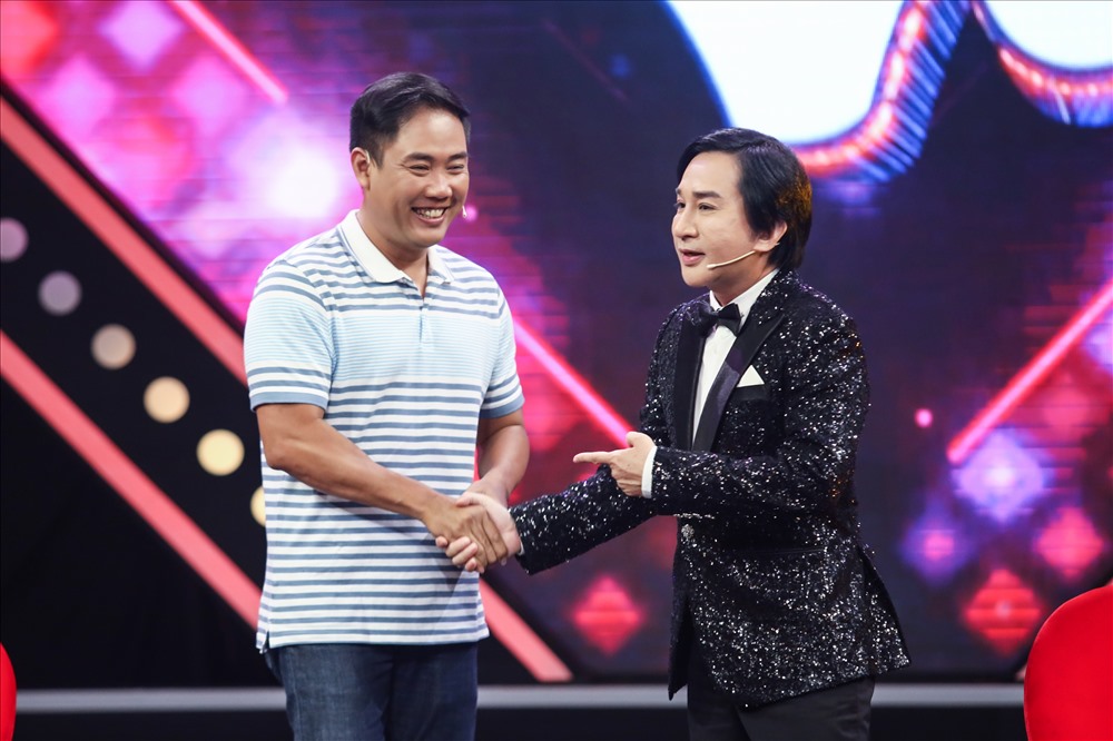 Nam nhạc sĩ nổi tiếng cũng hết lời khen ngợi về giọng hát của Kim Tử Long vẫn không thay đổi sau gần 30 năm hoạt động nghệ thuật. Ảnh: NSX.
