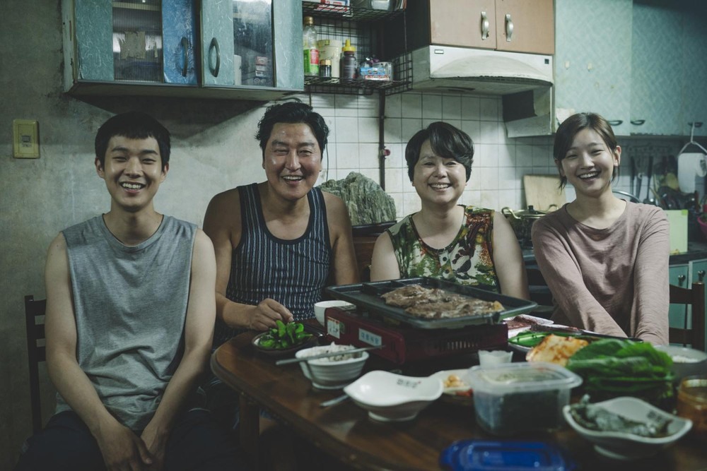 Dàn diễn viên chính trong bộ phim Ký sinh trùng - Ảnh : IG