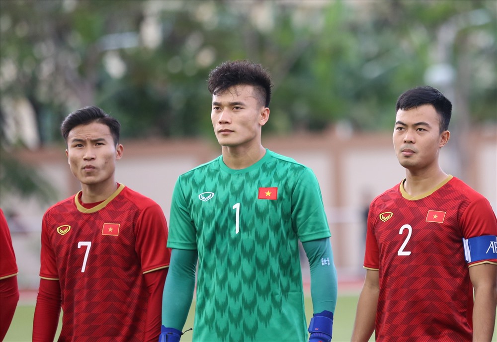 Thủ môn Bùi Tiến Dũng trải qua một năm đầy khó khăn khi không được thi đấu nhiều tại câu lạc bộ và U22 Việt Nam. Ảnh: HOÀI THU