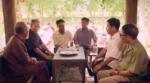 Nhân dân xã Kim Giang làm căng với các lãnh đạo. Ảnh: CMH.